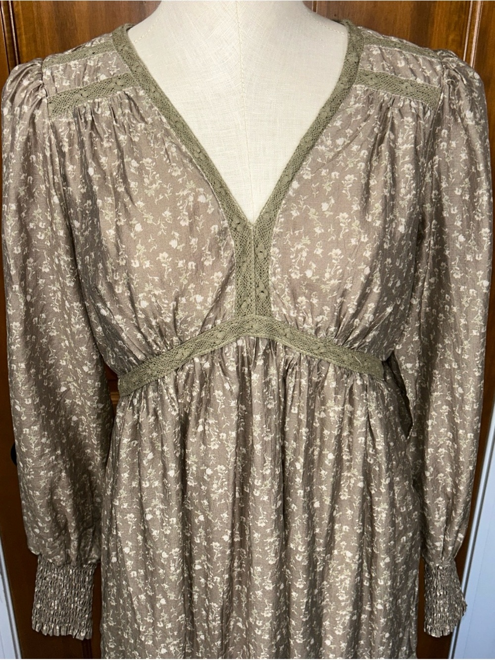In Loom Beige Floral Long Sleeve Tiered Maxi Dress Cottage Core Fairy Bridgerton - Picture 2 of 16